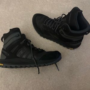 Men’s sneaker boot